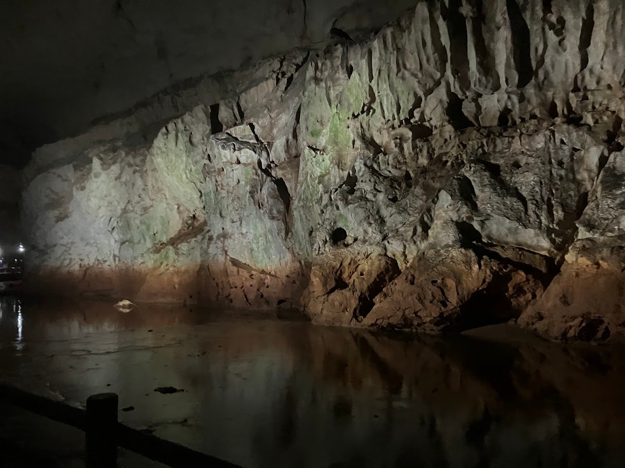 洞窟は真っ暗だし 私の愛(こえ)が響いて落ちつきますよね(威圧)【安眠用 R-15癒し音声/本編 3時間30分】