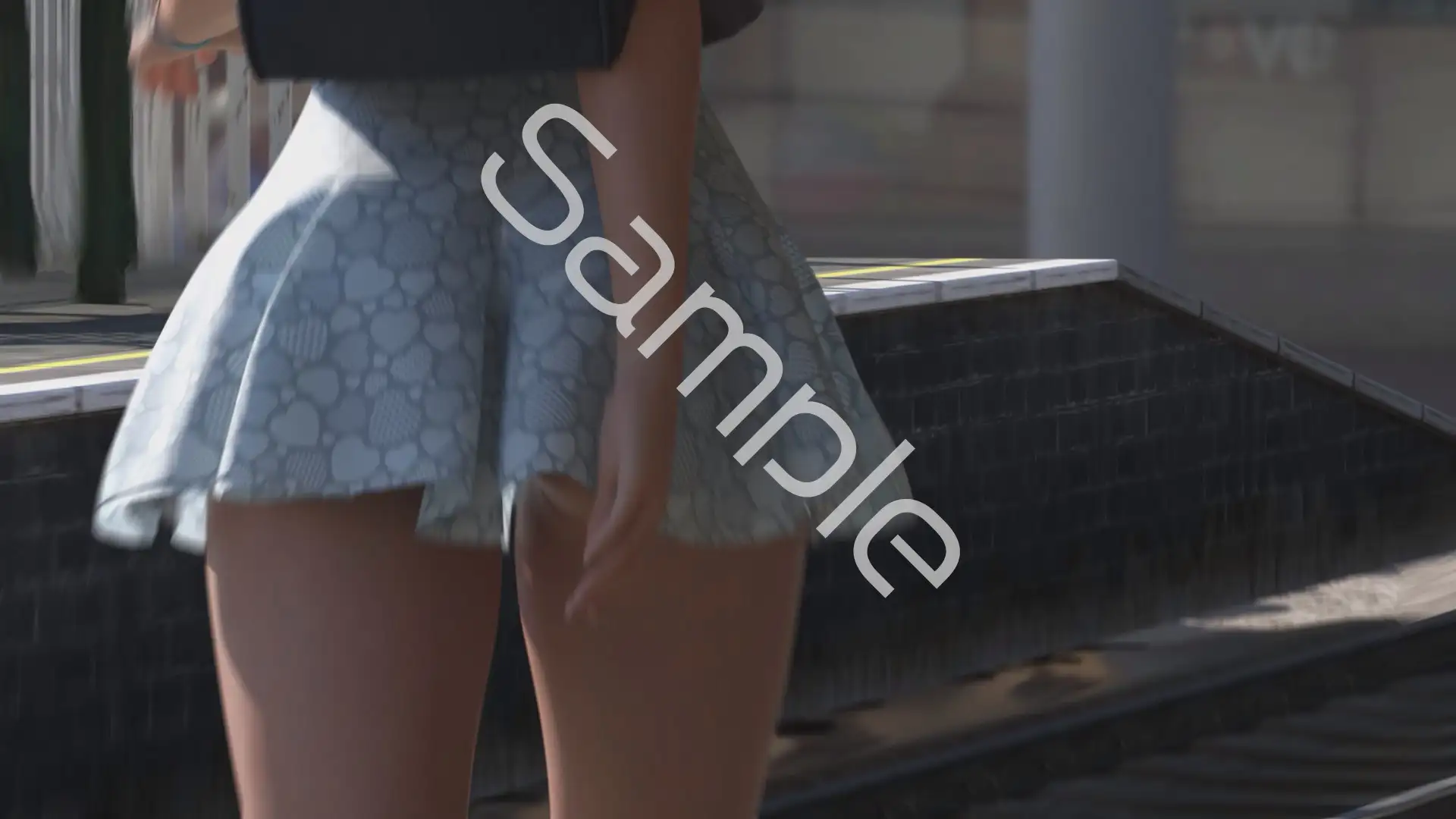 一ノ瀬廻里・私服登校日の通学途中の駅の階段でスカート内逆さ撮り盗撮の被害に遭う:PV01(サテン地ピンク水玉パンティ)